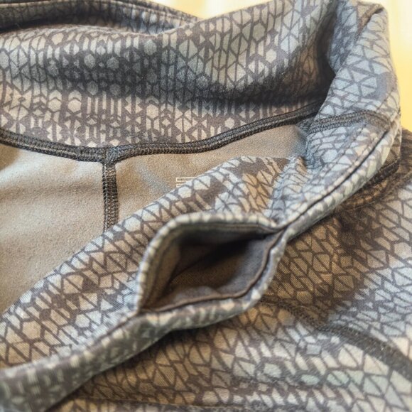 Patagonia Centered Worn Wear Gray Geometric Leggings Women's Sz M Athletic Yoga - Picture 6 of 15